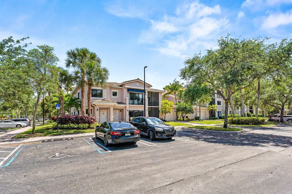 2801 SARENTO PLACE #102 Palm Beach Gardens, FL 33410