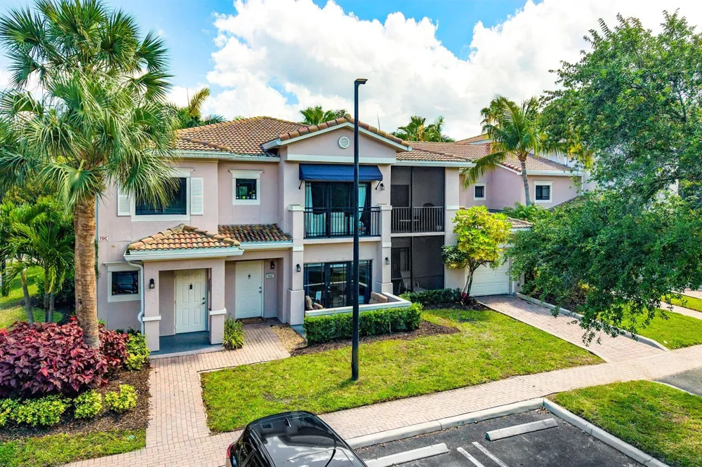 2801 SARENTO PLACE #102 Palm Beach Gardens, FL 33410