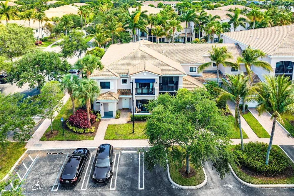 2801 SARENTO PLACE #102 Palm Beach Gardens, FL 33410
