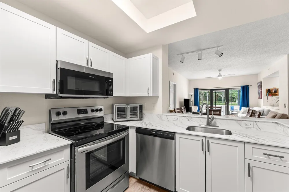 2801 SARENTO PLACE #102 Palm Beach Gardens, FL 33410