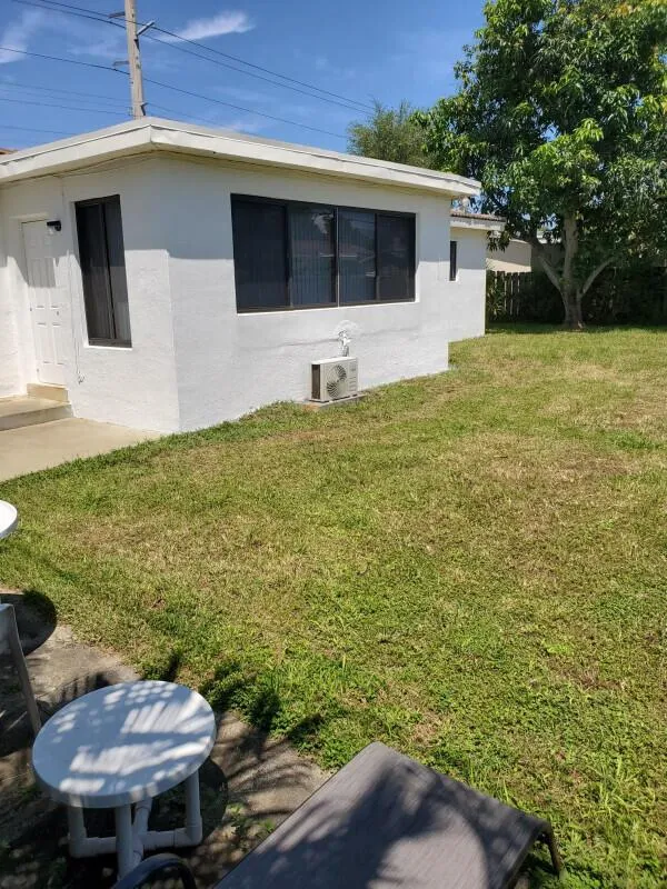 2460 NE 215th Street Miami, FL 33180