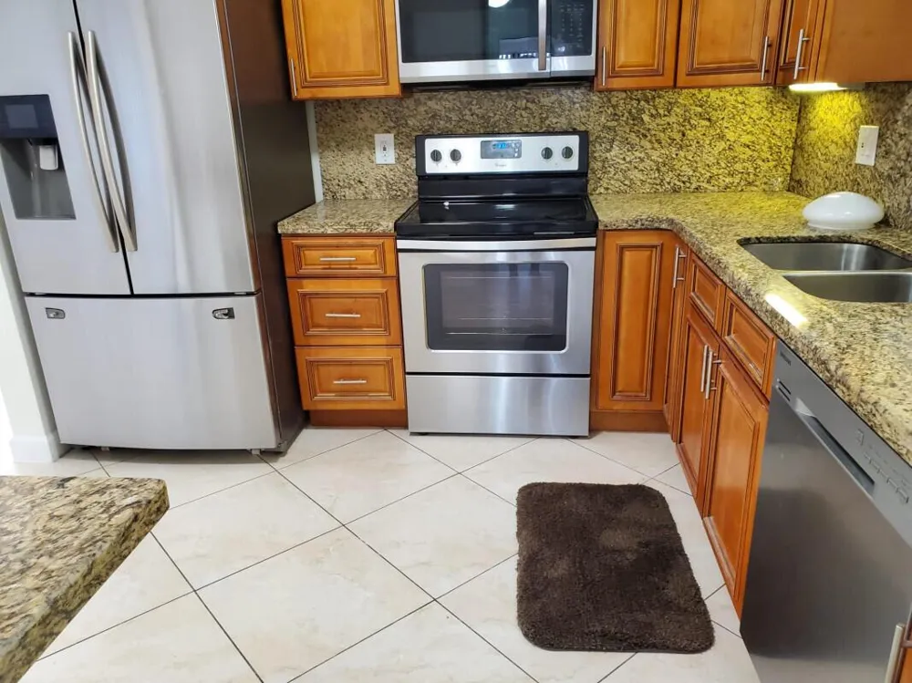 2460 NE 215th Street Miami, FL 33180
