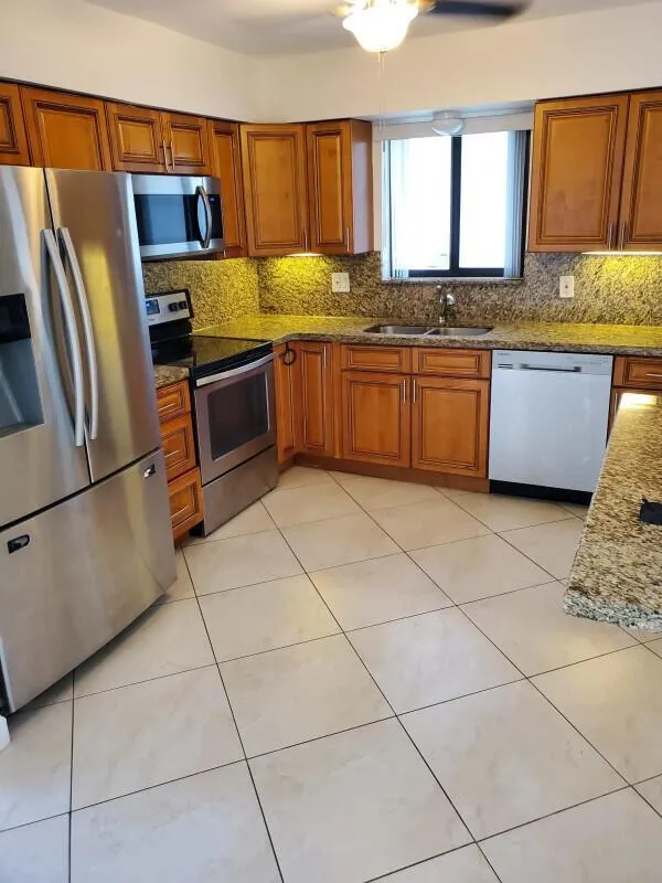 2460 NE 215th Street Miami, FL 33180