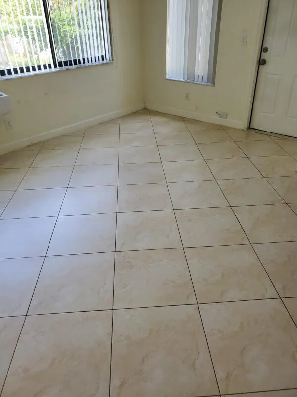 2460 NE 215th Street Miami, FL 33180