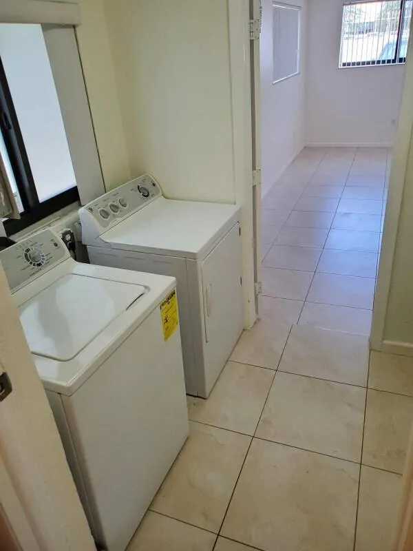 2460 NE 215th Street Miami, FL 33180