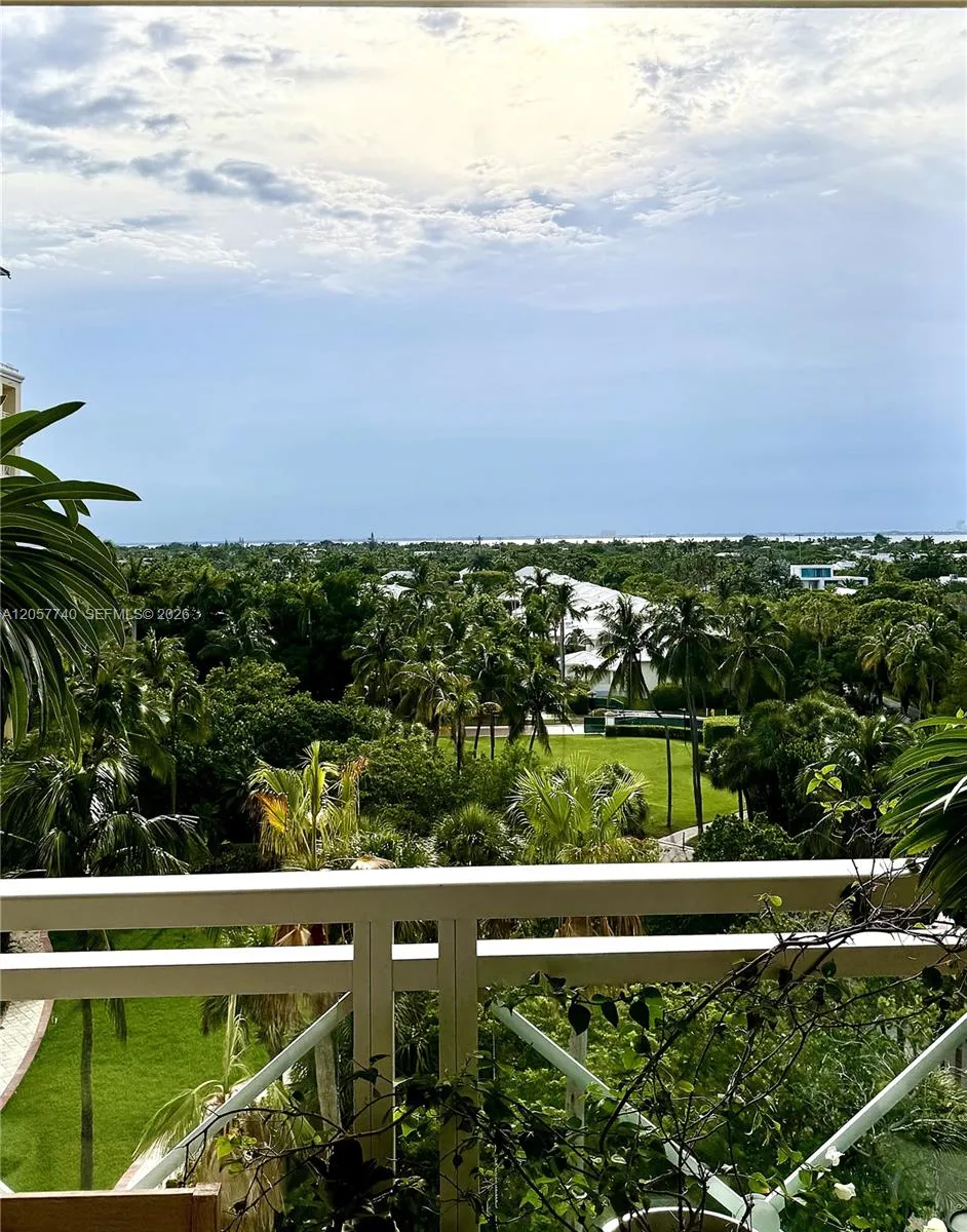 430 Grand Bay Dr #708 Key Biscayne, FL 33149