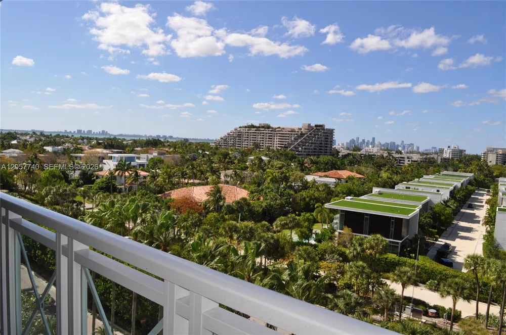 430 Grand Bay Dr #708 Key Biscayne, FL 33149
