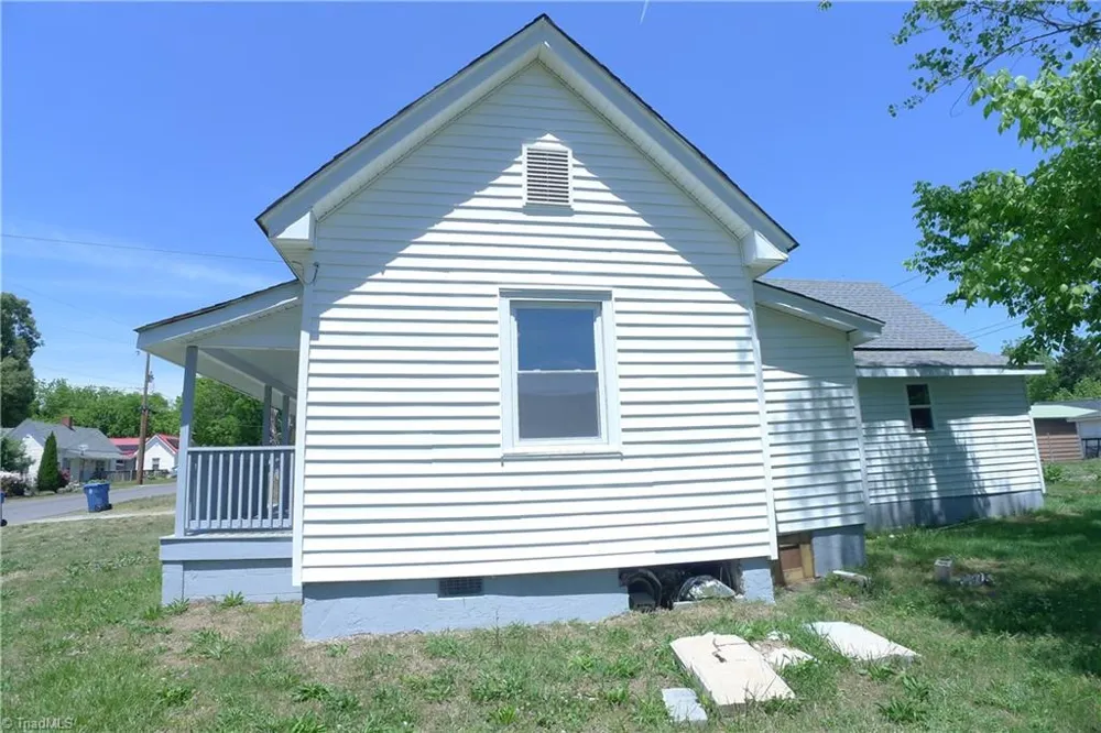 221 Duke Street Cooleemee, NC 27014