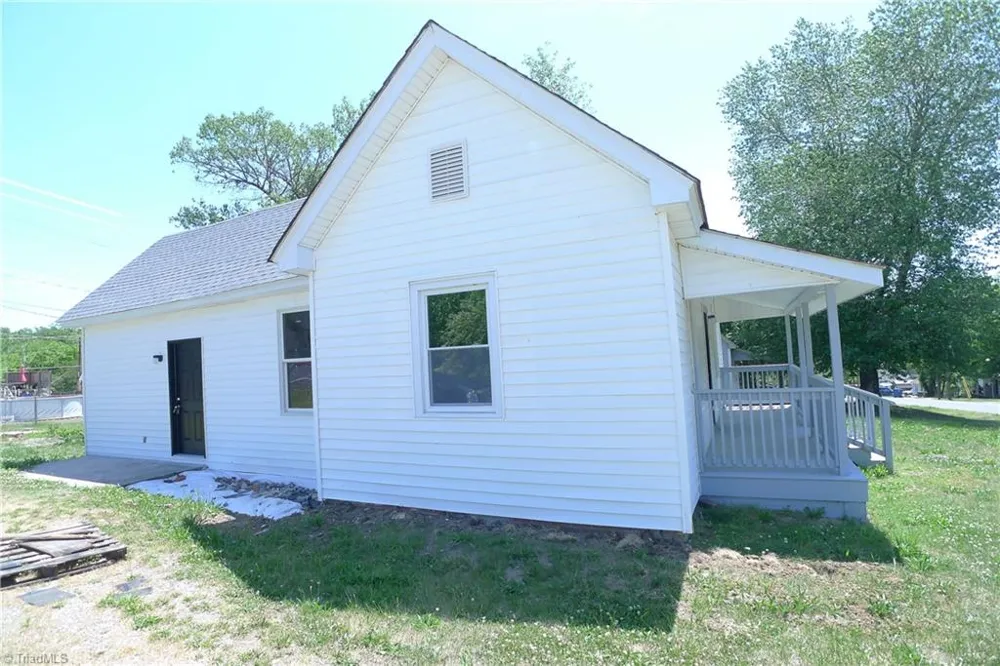 221 Duke Street Cooleemee, NC 27014