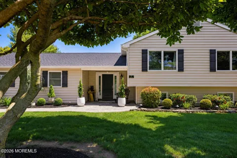 5 Forman Avenue