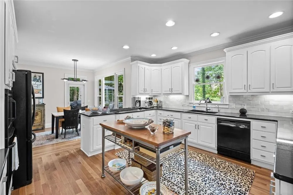 480 Fawn Glen Drive Roswell, GA 30075