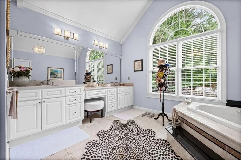 480 Fawn Glen Drive Roswell, GA 30075