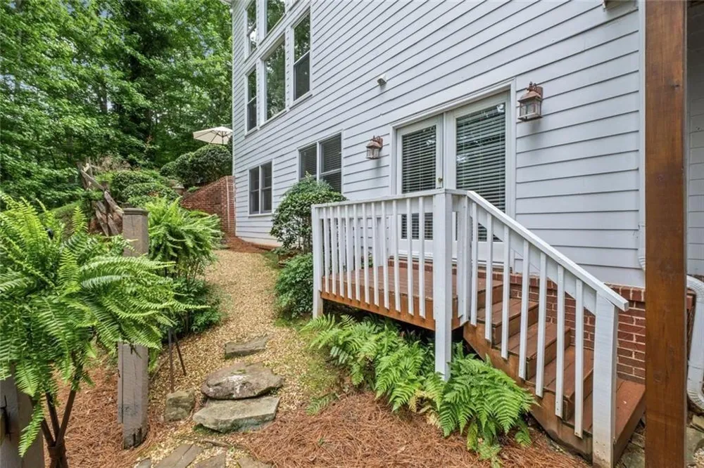 480 Fawn Glen Drive Roswell, GA 30075