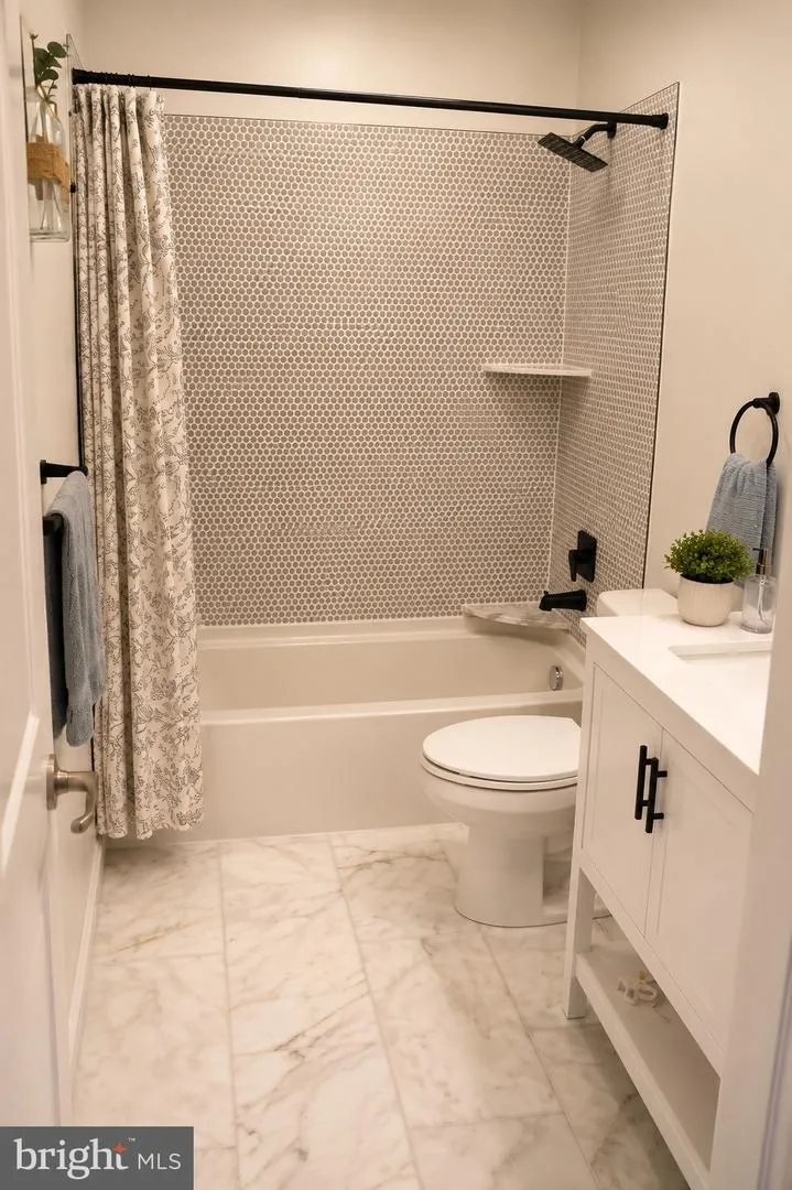 21 ROWAND WAY E Clementon, NJ 08021