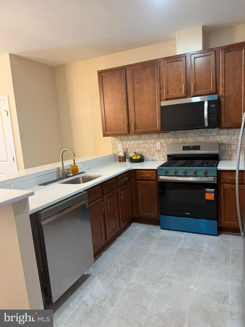 21 ROWAND WAY E Clementon, NJ 08021