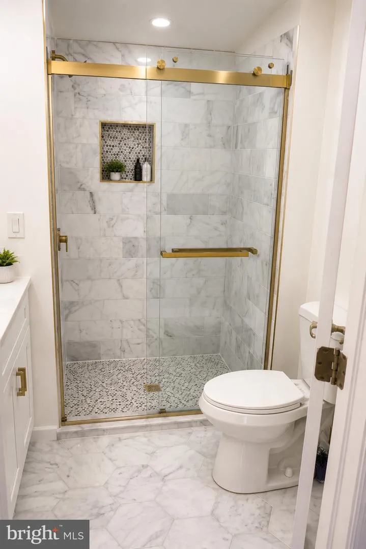 21 ROWAND WAY E Clementon, NJ 08021