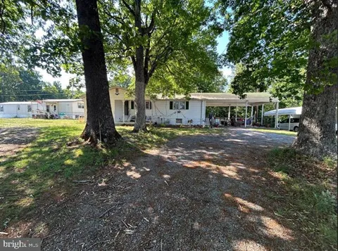 1056 BOYDS LANE