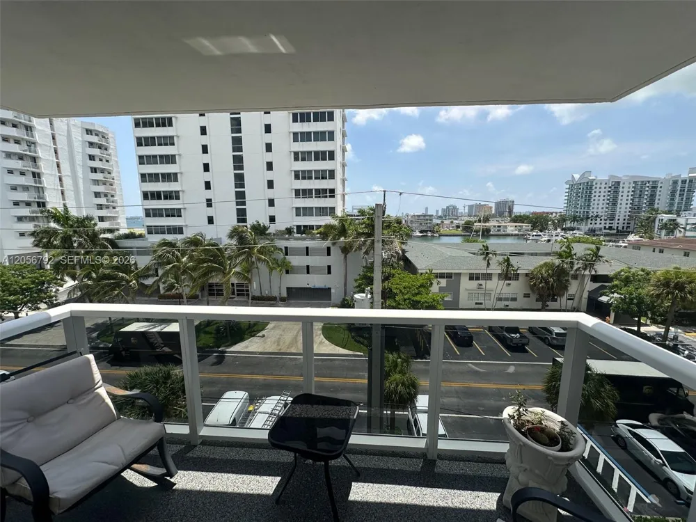7928 West Dr #504 North Bay Village, FL 33141