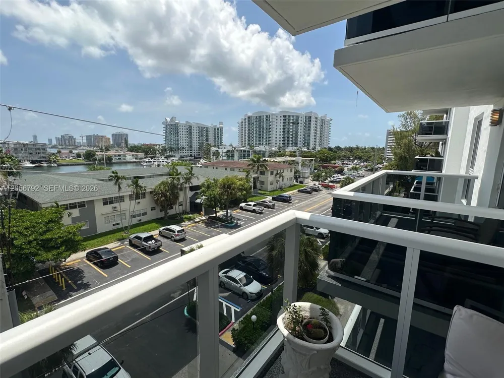 7928 West Dr #504 North Bay Village, FL 33141