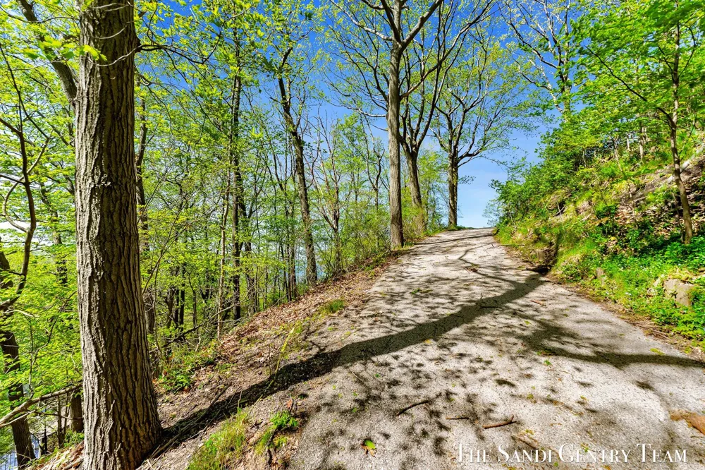 18111 Ridge Drive Grand Haven, MI 49417