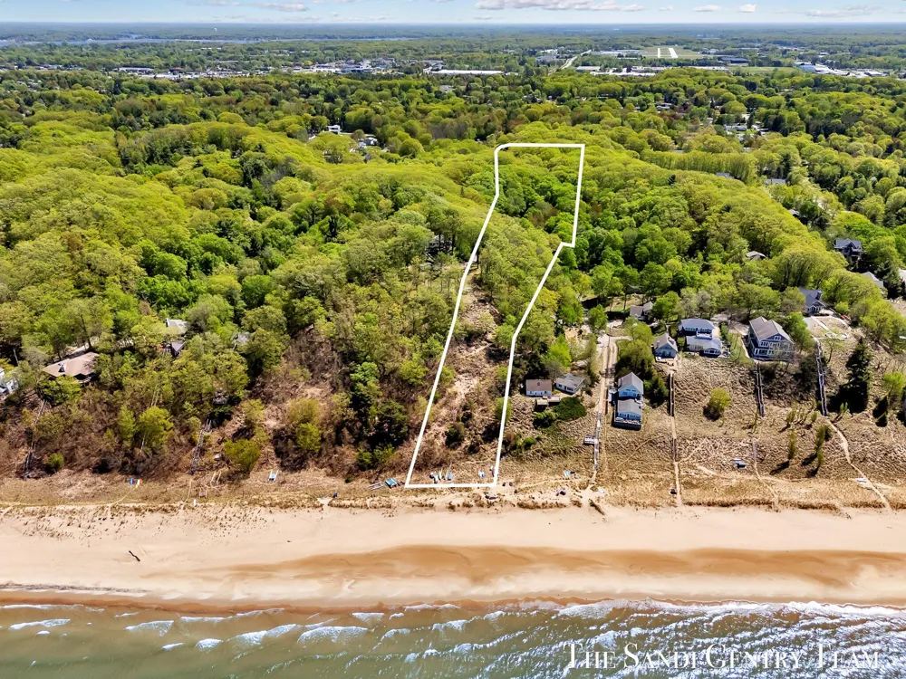 18111 Ridge Drive Grand Haven, MI 49417