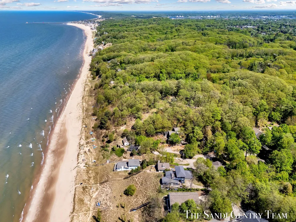 18111 Ridge Drive Grand Haven, MI 49417
