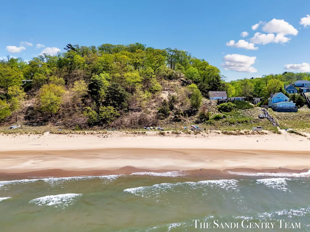 18111 Ridge Drive Grand Haven, MI 49417