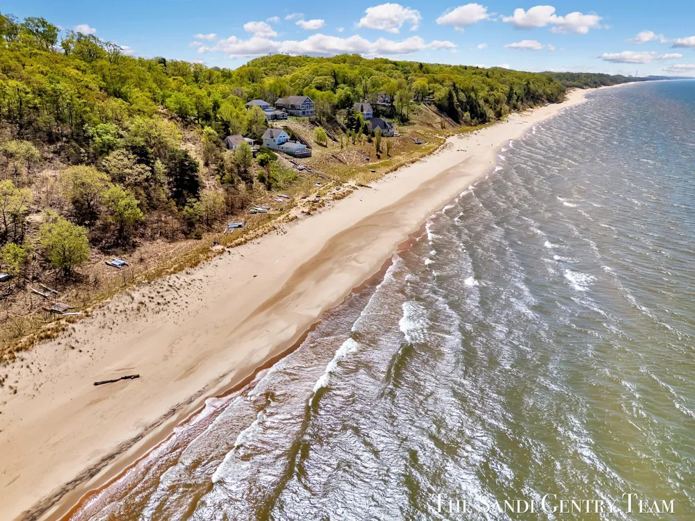 18111 Ridge Drive Grand Haven, MI 49417