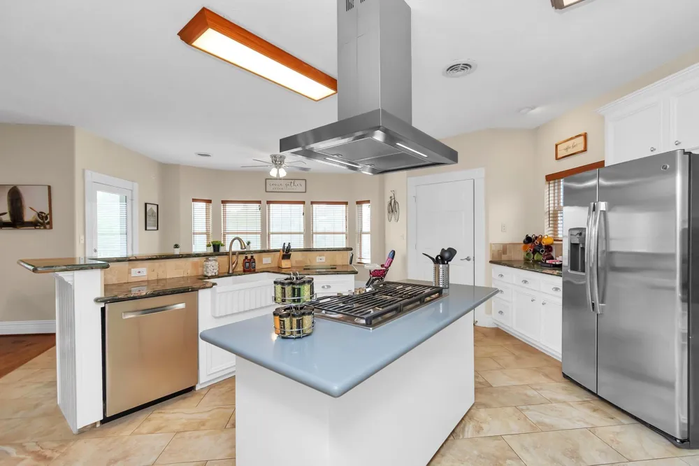 1730 Lakeshore Drive Kingwood, TX 77339