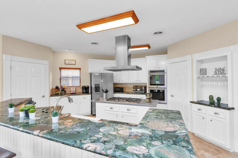1730 Lakeshore Drive Kingwood, TX 77339