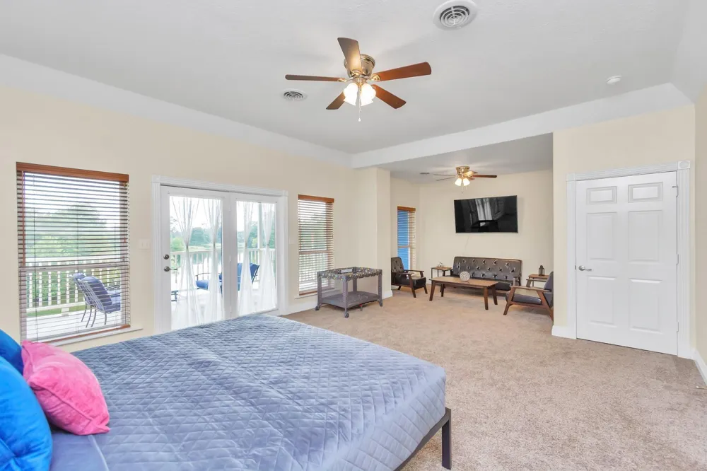 1730 Lakeshore Drive Kingwood, TX 77339