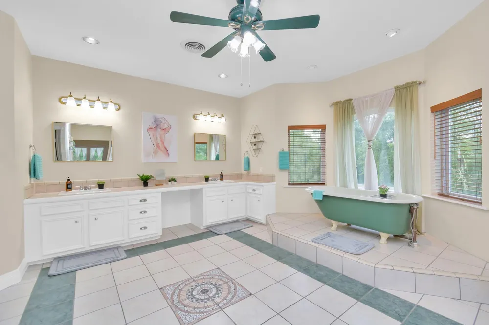1730 Lakeshore Drive Kingwood, TX 77339