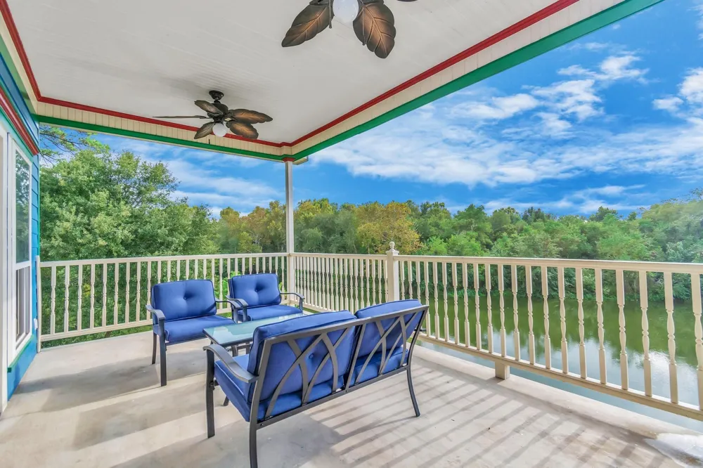1730 Lakeshore Drive Kingwood, TX 77339