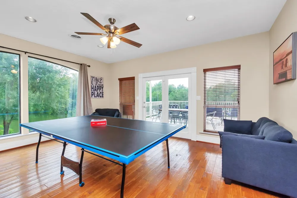1730 Lakeshore Drive Kingwood, TX 77339