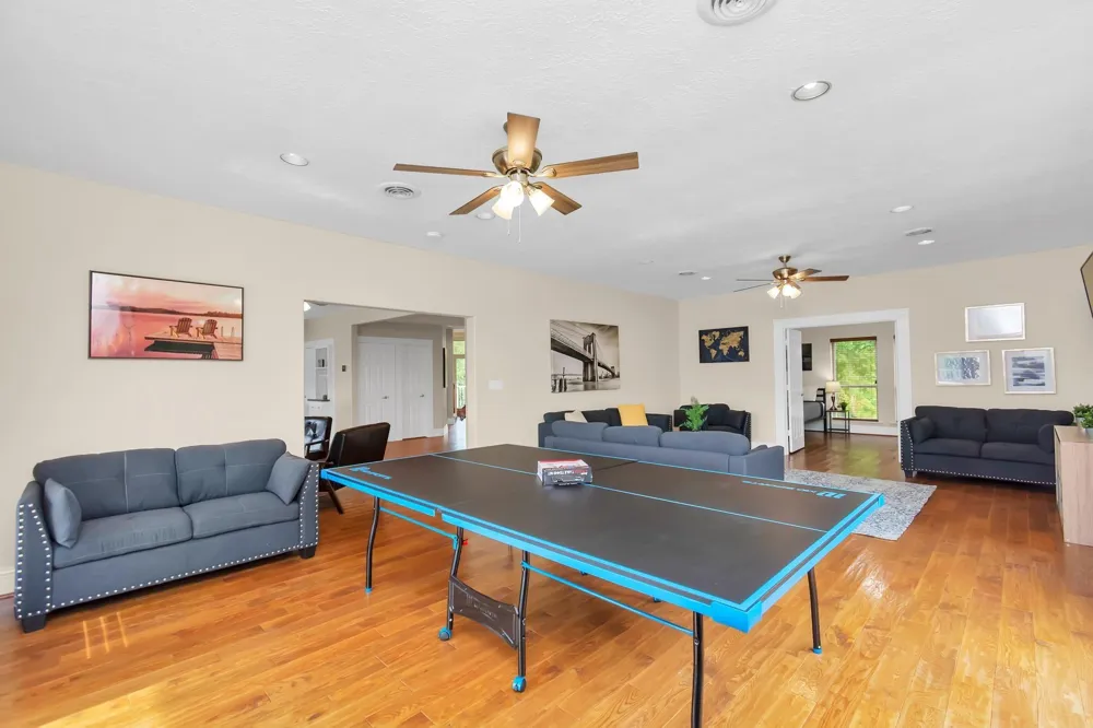 1730 Lakeshore Drive Kingwood, TX 77339