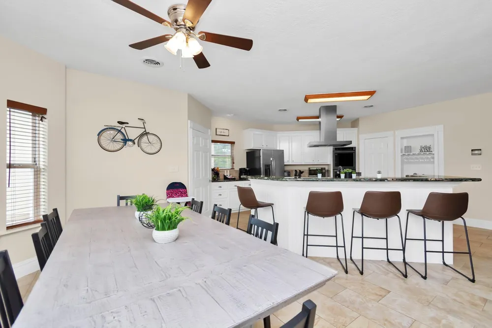 1730 Lakeshore Drive Kingwood, TX 77339