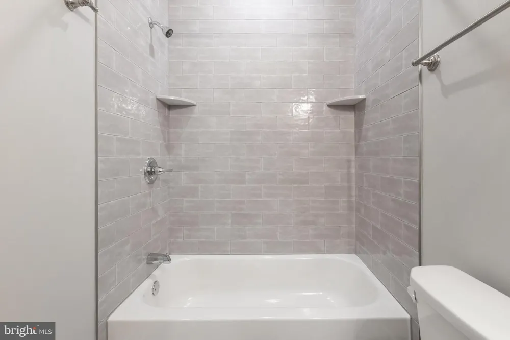2537 HOWARD STREET #1 Philadelphia, PA 19133