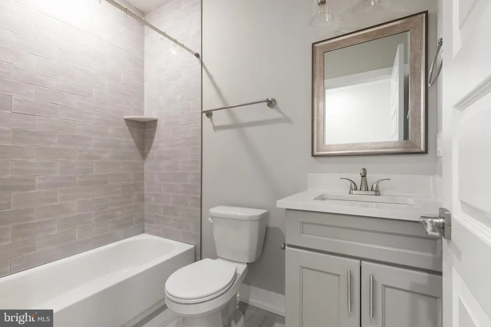 2537 HOWARD STREET #1 Philadelphia, PA 19133