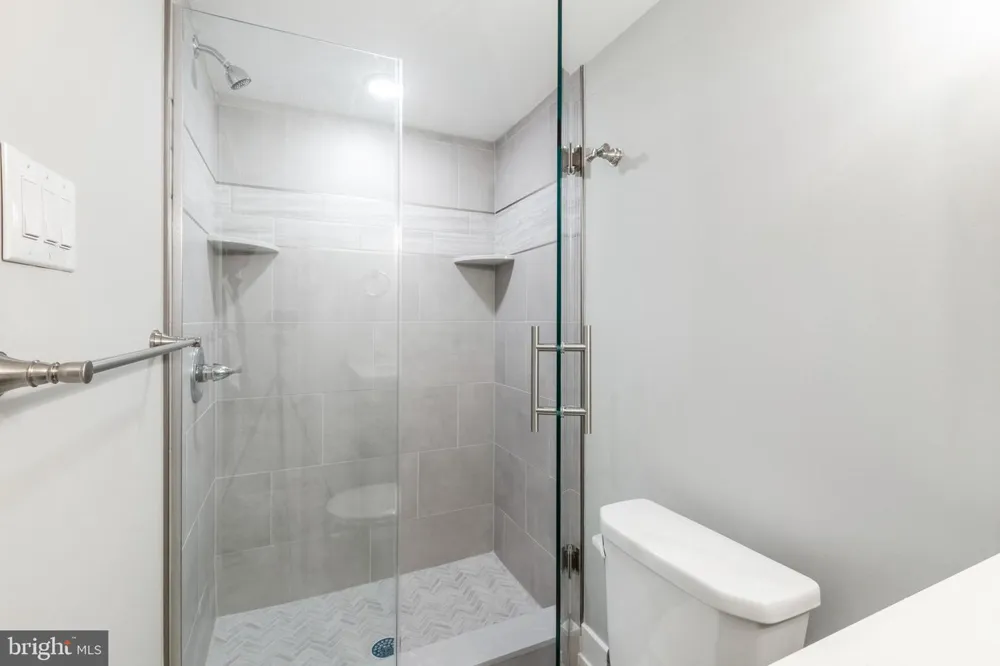 2537 HOWARD STREET #1 Philadelphia, PA 19133