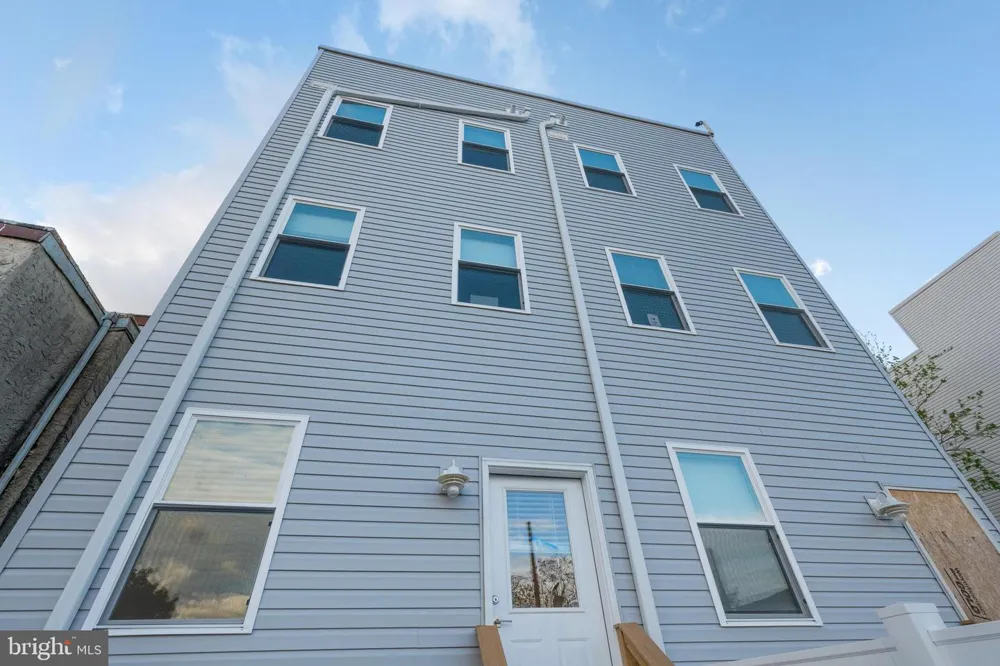 2537 HOWARD STREET #1 Philadelphia, PA 19133