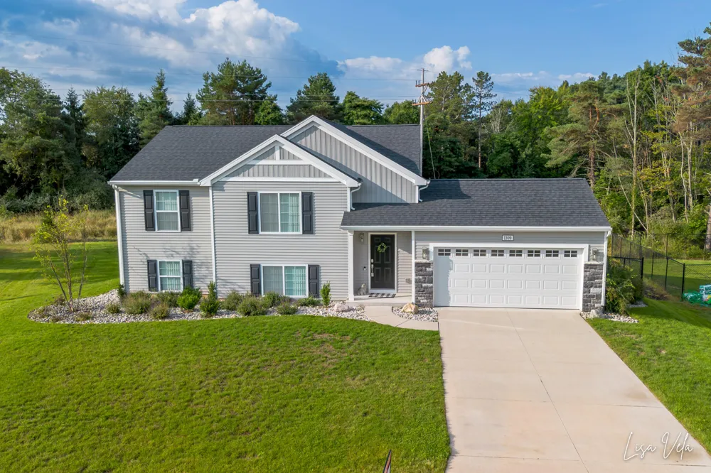 1309 Waterpoint Court Whitehall, MI 49461