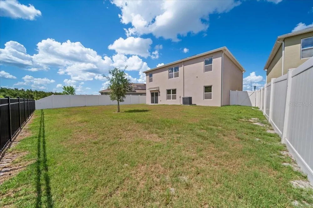 1933 PRISTINE LOOP Lakeland, FL 33811