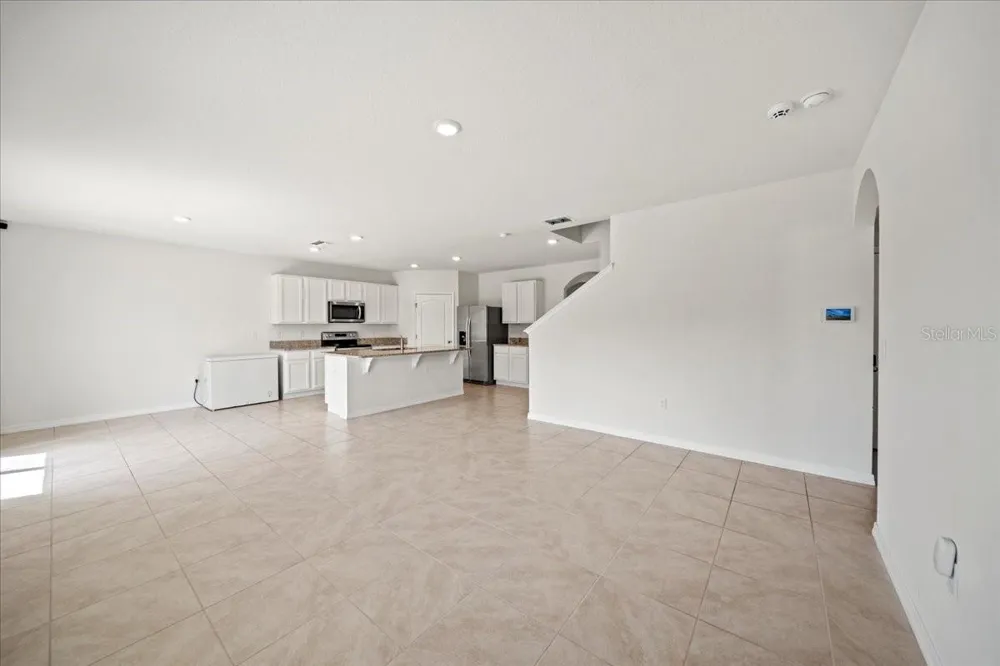 1933 PRISTINE LOOP Lakeland, FL 33811
