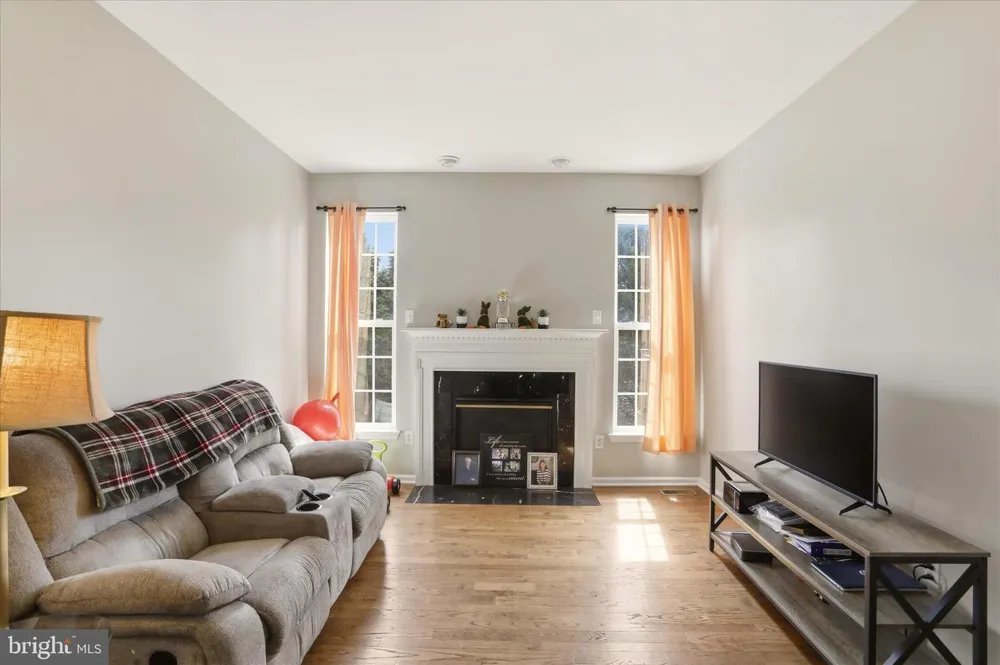 334 LANTERN LANE Chambersburg, PA 17201