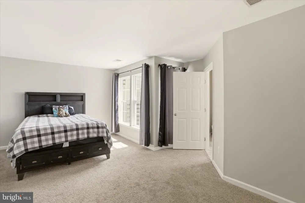334 LANTERN LANE Chambersburg, PA 17201