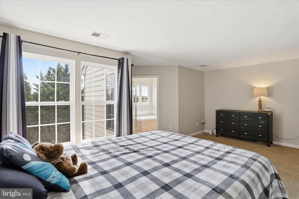 334 LANTERN LANE Chambersburg, PA 17201