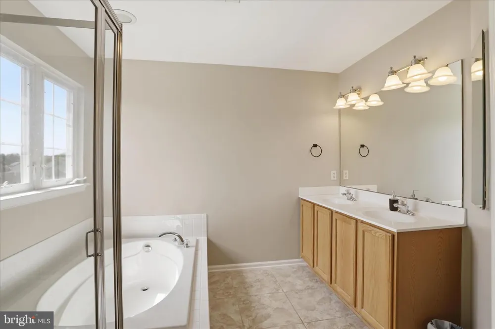 334 LANTERN LANE Chambersburg, PA 17201