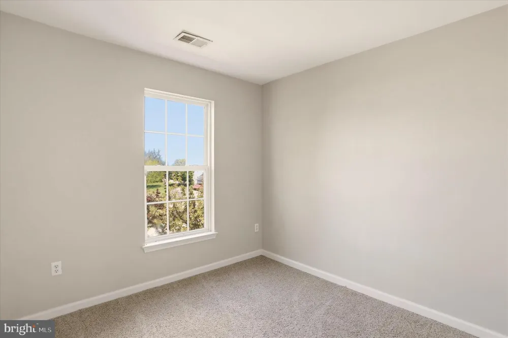 334 LANTERN LANE Chambersburg, PA 17201