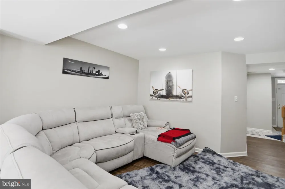 334 LANTERN LANE Chambersburg, PA 17201