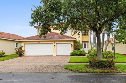 1894 Grey Falcon Circle SW